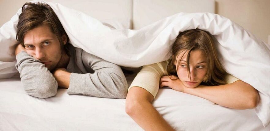 femme et homme bouleversés avec une faible puissance